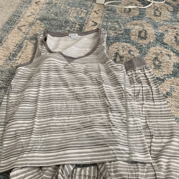 Splendid PJs sets (SET of 4 pjs) - Picture 14 of 15